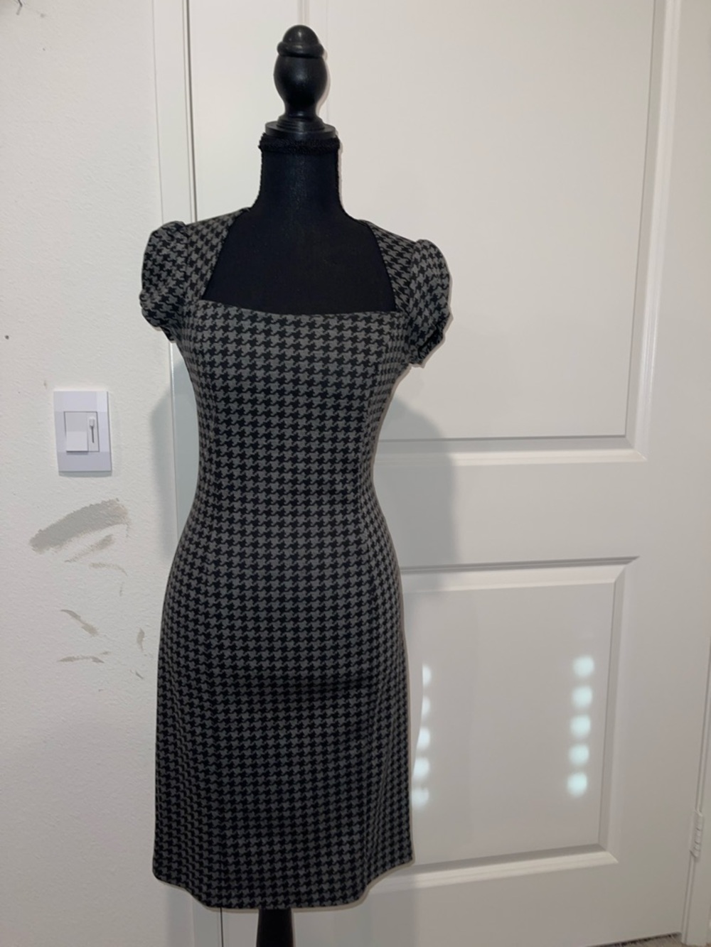 Houndstooth Square Neck Cap Sleeve Dress - Black & White